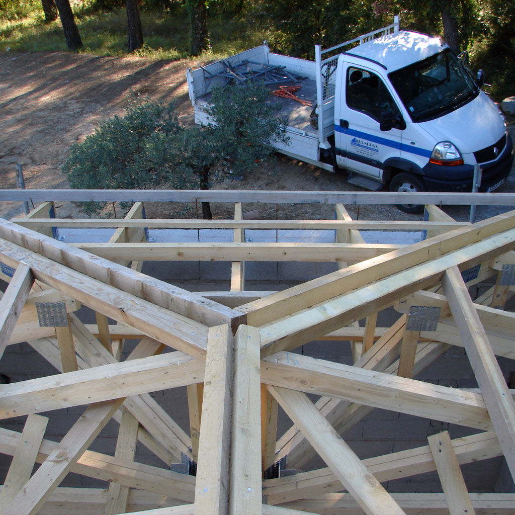 tlx-sluga-accueil-maconnerie-toiture-montage-pose-charpente-industrielle TLX SLUGA - maçonnerie et toiture/charpente - Nos services et savoir faire